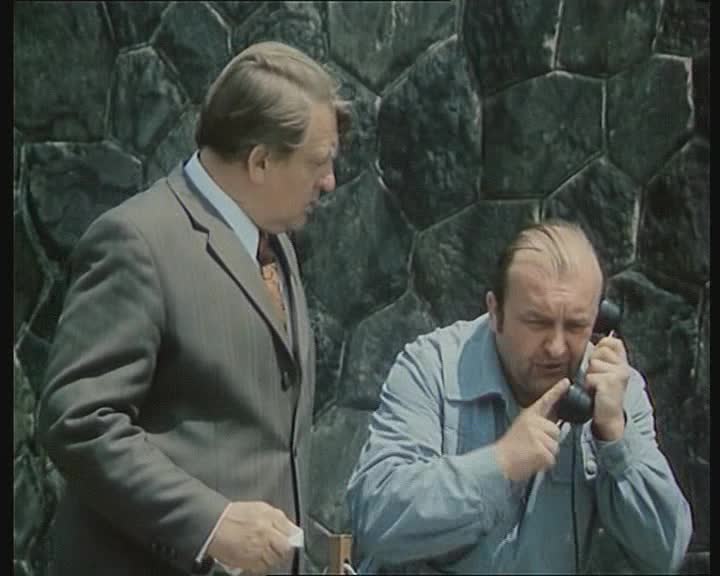 Jak utopit dr Mracka aneb konec vodniku v Cechach 1974 CS komedie